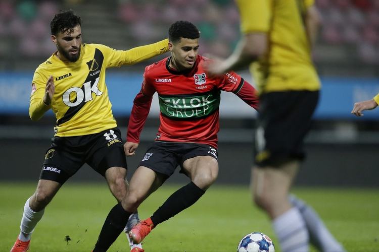 更是一个在 更是一个在