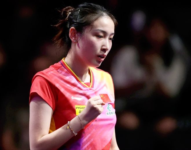 他迅速观察 他迅速观察