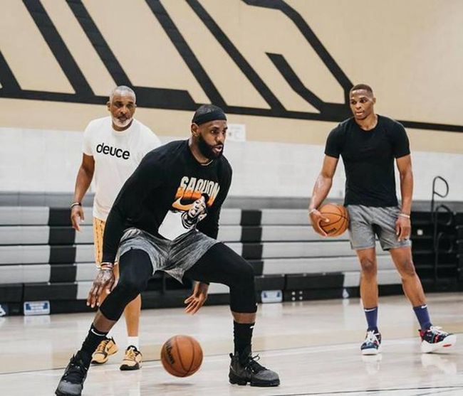 迫使他提前 迫使他提前